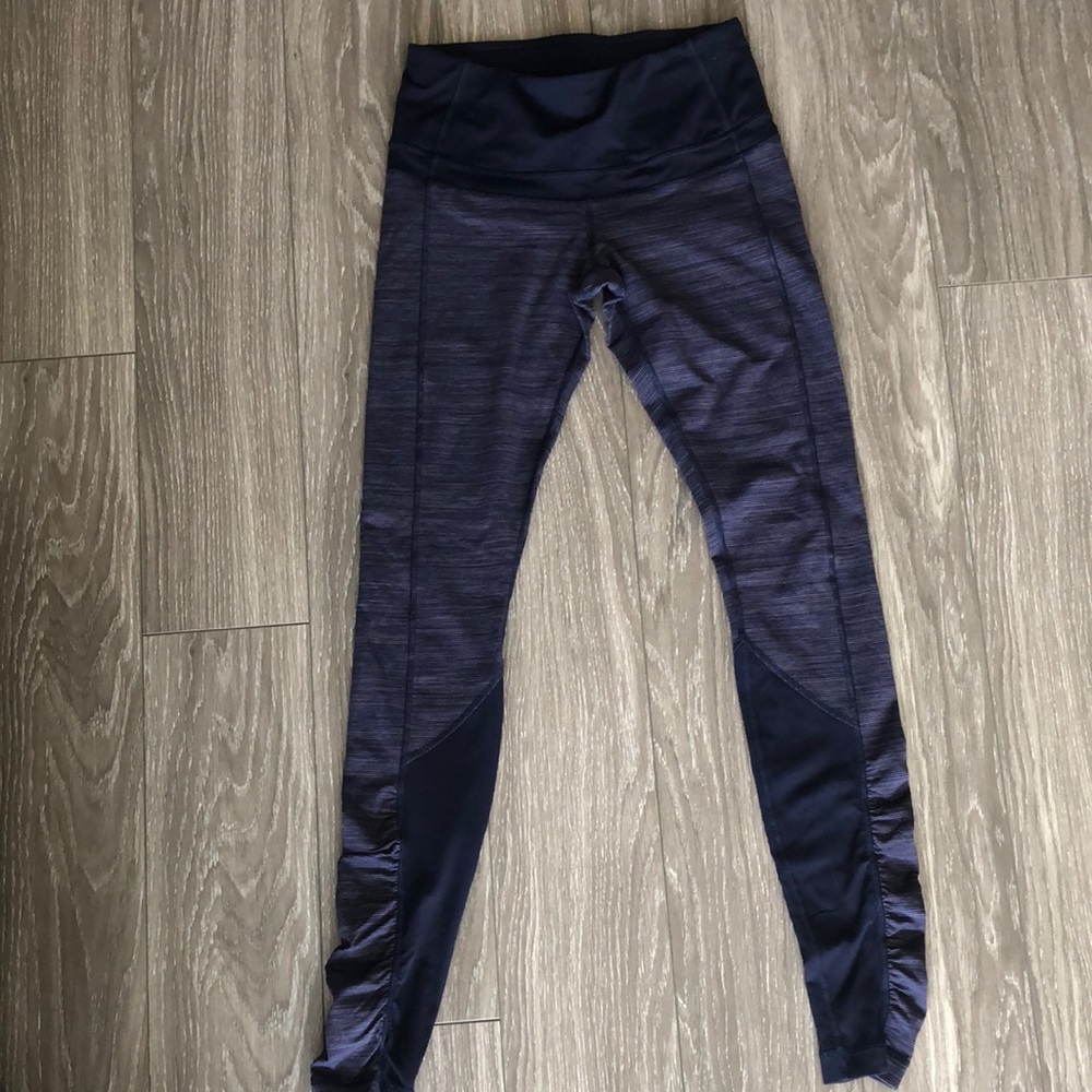 Lululemon size 6 purple and grey striped leggings